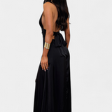 Latisha Vestido de Cuello Halter y Gran Abertura