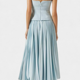 Clara Vestido Midi Plisado con Hombros Descubiertos