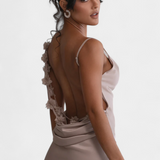 Mercedes Vestido de Novia con Detalle de Flores y Cuello Drapeado