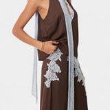 Elvira Conjunto de Top y Falda con Paneles de Encaje en Contraste