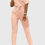 Vivienne Mono con Elegancia Sin Esfuerzo
