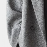 Lora Abrigo Clásico Felisha con Corte Refinado y Estilo Atemporal