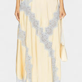 Mirren Conjunto de Satén con Camiseta y Falda Midi