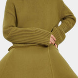 Patricia Conjunto de Suéter de Cuello Alto y Falda Maxi